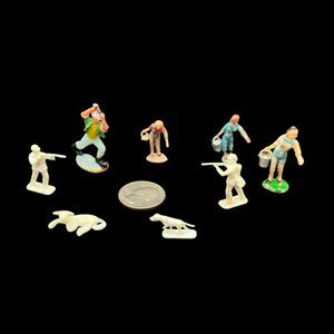 8 One-inch 50s Plastic Minatures Figures Matchbox 42 Studebaker Hunters and Dog
